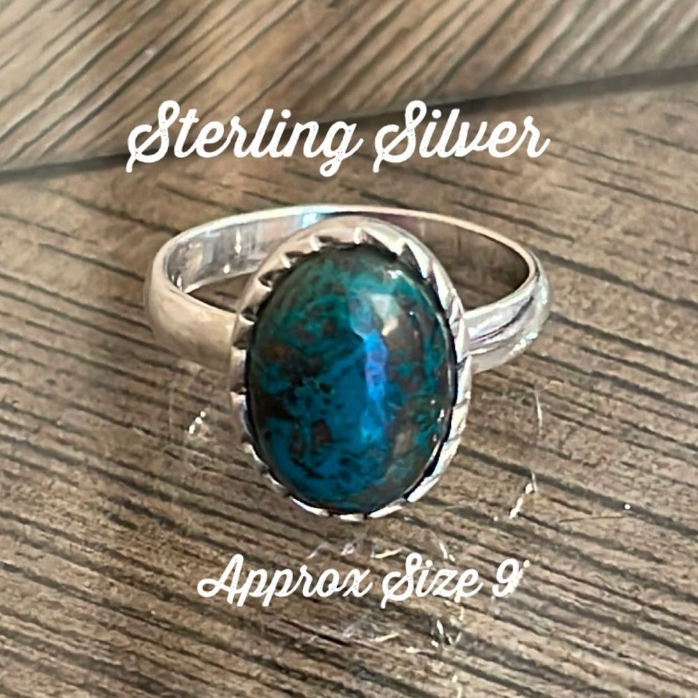Vintage Oval Shaped Turquoise Colored Stone Sterling Silver Ring Size 9
